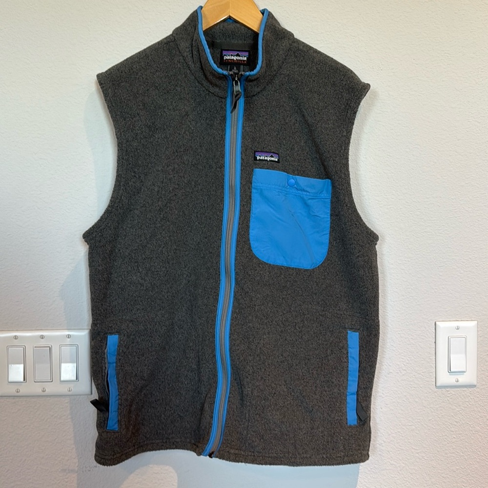 Men’s Patagonia fleece vest